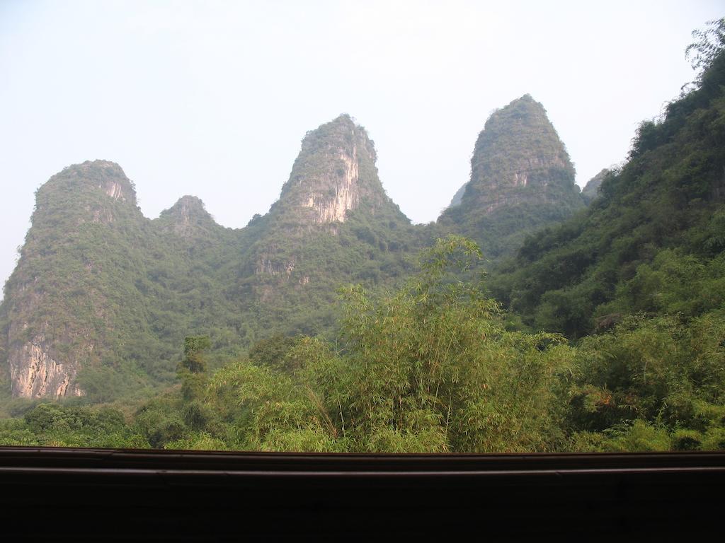 Готель Yangshuo Peaceful Valley Retreat Екстер'єр фото