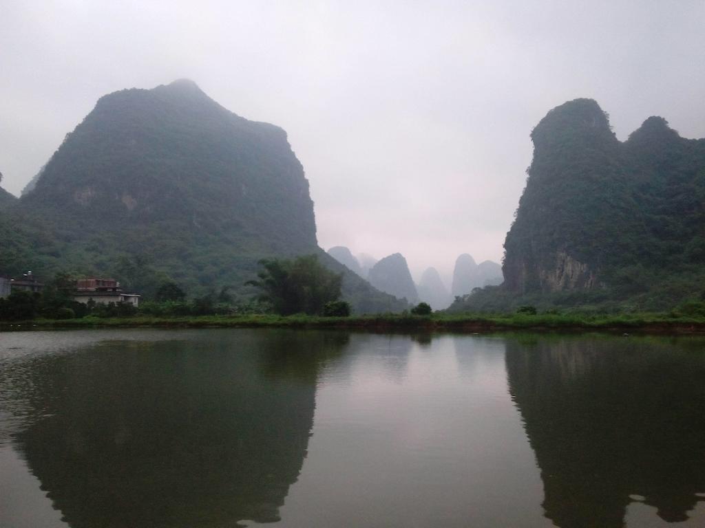 Готель Yangshuo Peaceful Valley Retreat Екстер'єр фото