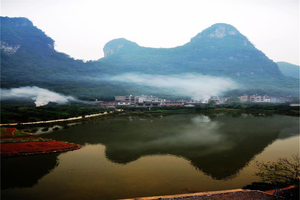 Готель Yangshuo Peaceful Valley Retreat Екстер'єр фото