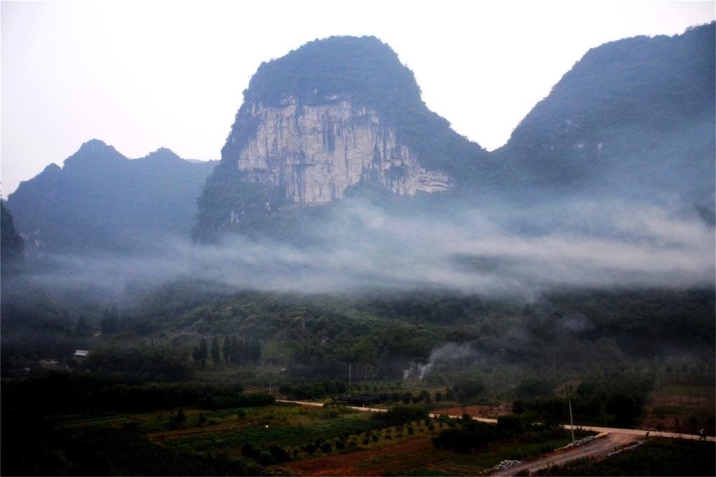 Готель Yangshuo Peaceful Valley Retreat Екстер'єр фото